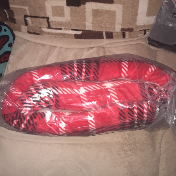 Victoria’s Secret cozy-plush blanket New - Picture 4 of 6